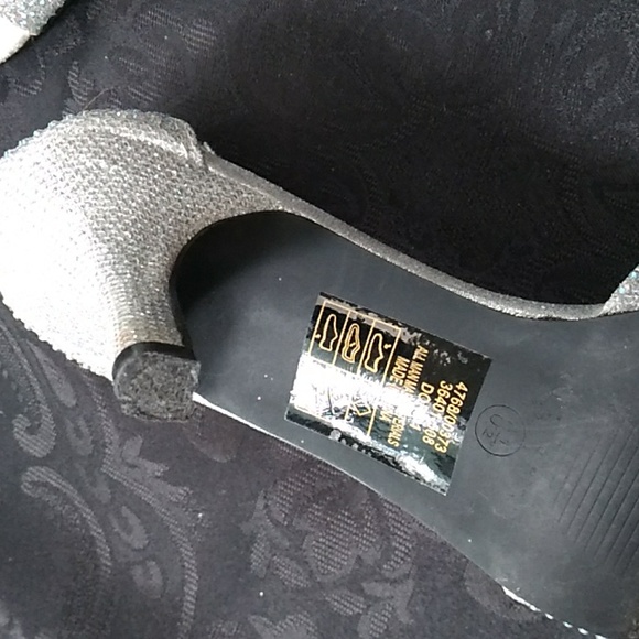 Paul Dumas Formal Silver open toe kitten heeled 6 1/2 M - Picture 7 of 9